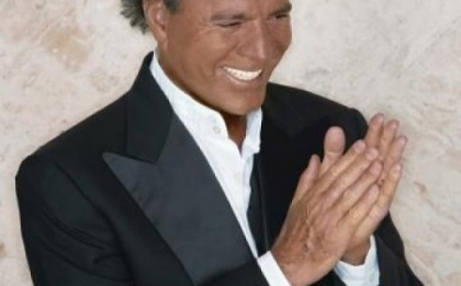 Se retrage omul care a lasat fotbalul pentru a deveni legenda in muzica: Julio Iglesias Se retrage omul care a lasat fotbalul pentru a deveni legenda in muzica: Julio Iglesias