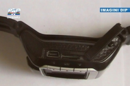 Revolutie High tech dupa gratii! Ce inventie au descoperit gardienii pe mana unui detinut Revolutie High tech dupa gratii! Ce inventie au descoperit gardienii pe mana unui detinut