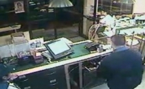 Jaf violent la Houston, unul din faptasi inca neprins Jaf violent la Houston, unul din faptasi inca neprins