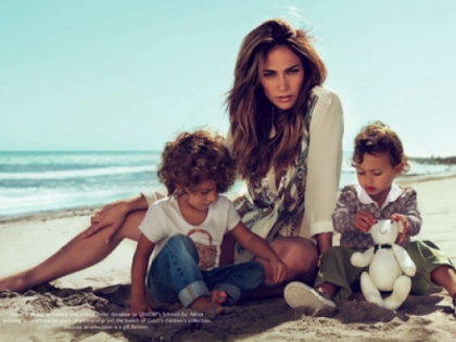 Gemenii lui Jennifer Lopez au debutat in lumea modei Gemenii lui Jennifer Lopez au debutat in lumea modei