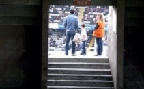 Descriere sfasietoare: cum a reactionat jucatorul care si-a privit tatal cum moare pe stadion Descriere sfasietoare: cum a reactionat jucatorul care si-a privit tatal cum moare pe stadion