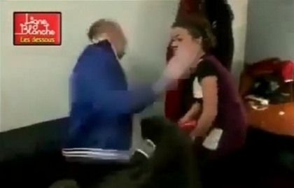 O femeie e facuta KO, dupa ce trezeste un karatist ratat O femeie e facuta KO, dupa ce trezeste un karatist ratat
