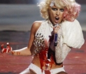 Noul parfum al lui Lady GaGa va mirosi a sange si... sperma
