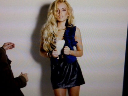 Lindsay Lohan s-a intors la munca si a pozat pentru JJ Magazine!