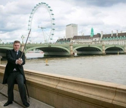 Violente la Londra! Studentii au patruns in sediul Partidului Conservator Violente la Londra! Studentii au patruns in sediul Partidului Conservator