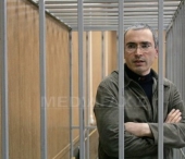 Mihail Hodorkovski si Platon Lebedev, condamnati la 14 ani de inchisoare Mihail Hodorkovski si Platon Lebedev, condamnati la 14 ani de inchisoare