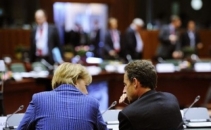 Sarkozy si Merkel: Negocierile pentru salvarea Greciei si a zonei euro progreseaza Sarkozy si Merkel: Negocierile pentru salvarea Greciei si a zonei euro progreseaza
