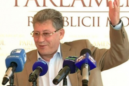 Ghimpu despre Filat: Daca se intelege mai bine cu Voronin si comunistii - sa se duca!