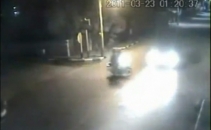 Accident violent: doi oameni pe o motocicleta, spulberati de o masina!