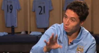 VIDEO Nasri s-a facut de ras la un interviu! Ce l-a facut pe Vieira sa exclame "NU e francez" VIDEO Nasri s-a facut de ras la un interviu! Ce l-a facut pe Vieira sa exclame "NU e francez"