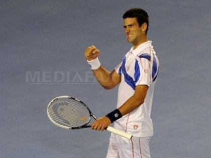 Djokovici l-a invins pe Federer in finala de la Dubai Djokovici l-a invins pe Federer in finala de la Dubai