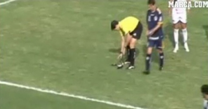 Inca un animal mort dupa fotbal! Vezi gestul pentru care arbitrul a fost aplaudat de tot stadionul