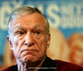 Afla cu cine se casatoreste Hugh Hefner, fondatorul Playboy, la 84 de ani!