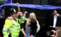 Ce a facut acest politist londonez incat a provocat mare valva pe internet. VIDEO Ce a facut acest politist londonez incat a provocat mare valva pe internet. VIDEO