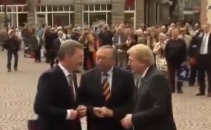 Un roman a aruncat cu oua in presedintele Germaniei! VEZI VIDEO 