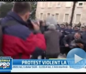 Proteste violente in Albania! Trei morti si 20 de raniti Proteste violente in Albania! Trei morti si 20 de raniti