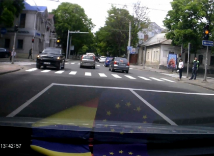 A vrut sa-l calce pe arbitru cu Range Roverul, pe teren, pentru ca i-a dat cartonasul rosu!