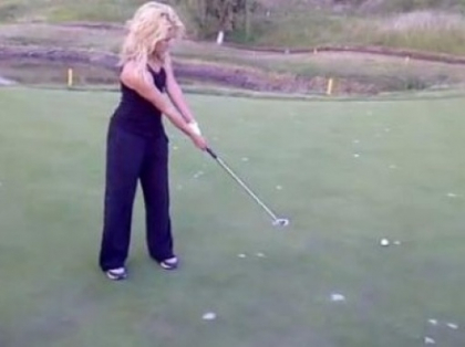 Ce legatura exista intre soldurile Shakirei si golf? Imaginile care fac senzatie pe YouTube