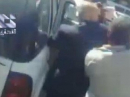 VIDEO. Ambasadorul american in Siria agresat se sustinatorii regimului lui Bashar al-Assad VIDEO. Ambasadorul american in Siria agresat se sustinatorii regimului lui Bashar al-Assad