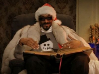 Snoop Dogg iti spune o poveste de Craciun!