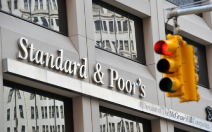 Standard & Poor\'s a coborat ratingul Ungariei la "BB+", in categoria "junk", cu perspectiva negativa Standard & Poor\'s a coborat ratingul Ungariei la "BB+", in categoria "junk", cu perspectiva negativa