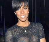 Kelly Rowland cu sanii la vedere intr-o tinuta super provocatoare Kelly Rowland cu sanii la vedere intr-o tinuta super provocatoare