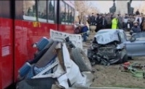 SOCANT. Un tramvai a invartit 5 masini in aer, la Iasi. Un mort si 3 raniti