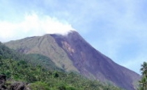 Vulcanul Karangetang din Indonezia a erupt dupa seismul din Japonia Vulcanul Karangetang din Indonezia a erupt dupa seismul din Japonia