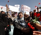 Mii de tineri manifesteaza in centrul capitalei Yemenului, cerand plecarea presedintelui Mii de tineri manifesteaza in centrul capitalei Yemenului, cerand plecarea presedintelui