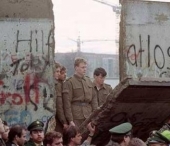 Astazi se fac 50 de ani de la construirea Zidului Berlinului