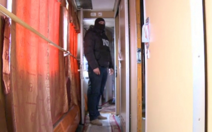 VIDEO. Cum a fost decupat trenul "Prieteniei", de pe ruta Chisinau-Bucuresti, de contrabandistii de tigari VIDEO. Cum a fost decupat trenul "Prieteniei", de pe ruta Chisinau-Bucuresti, de contrabandistii de tigari