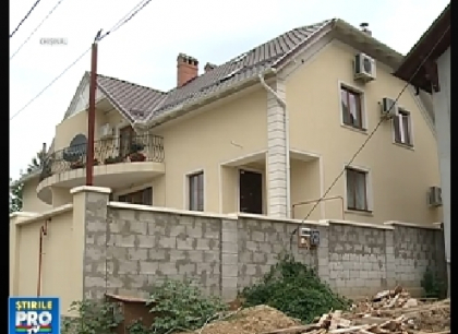 De ce politia nu poate sa intervina in cazul chiriasilor de la Truseni in baza articolului din Codul Penal privind violarea de domiciliu. Explicatia oamenilor legii