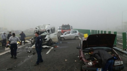 Accident grav pe Autostrada Soarelui: 3 morti si 57 de raniti. Procurorii au deschis dosar penal - GALERIE FOTO Accident grav pe Autostrada Soarelui: 3 morti si 57 de raniti. Procurorii au deschis dosar penal - GALERIE FOTO