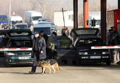 Cozi interminabile si ore intregi de asteptare. Trei puncte de trecere a frontierei pe care ar trebui sa le eviti - FOTO Cozi interminabile si ore intregi de asteptare. Trei puncte de trecere a frontierei pe care ar trebui sa le eviti - FOTO