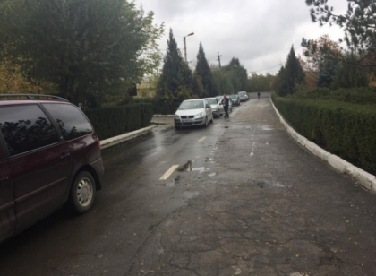 Continua retinerile la vama Leuseni si Sculeni: pana acum 30 de persoane au fost retinute, printre care vamesi si politisti de frontiera Continua retinerile la vama Leuseni si Sculeni: pana acum 30 de persoane au fost retinute, printre care vamesi si politisti de frontiera
