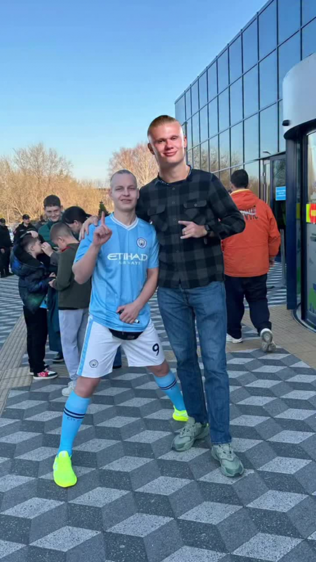 Erling Haaland are o sosie în Repulica Moldova. Iată cine este influencerul  care îi seamănă izbitor fotbalistului norvergian - VIDEO