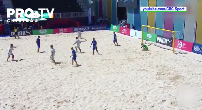 La nazionale di beach soccer ha esordito con una vittoria e una sconfitta nelle qualificazioni ai Mondiali