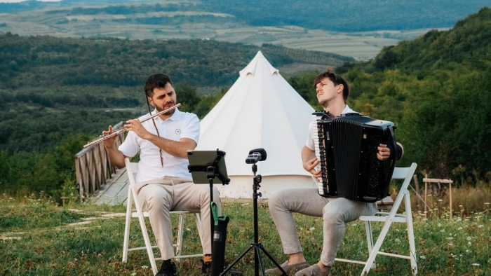 La La Play - la a saptea editie! Acordionistul Radu Ratoi si flautistul Stefan  Diaconu, au vizitat 15 localitati din Republica Moldova unde au sustinut  concerte: „Extraordinar, baietii sunt foarte talentat...” - VIDEO