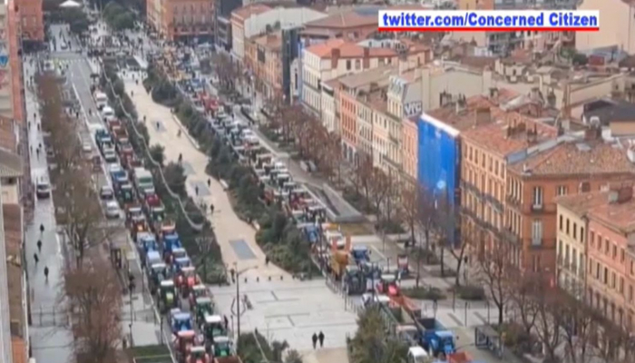 Si fermierii din Franta au iesit in strada, la protest. Suparati din ...