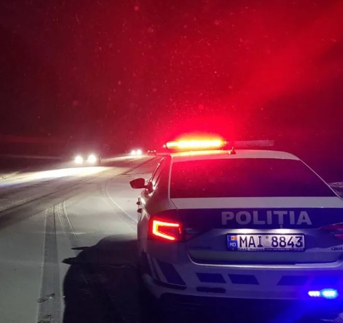 Atenție, șoferi. Din cauza ninsorii, se circulă cu dificultate în adiacentul localităților Condrița și Lozova