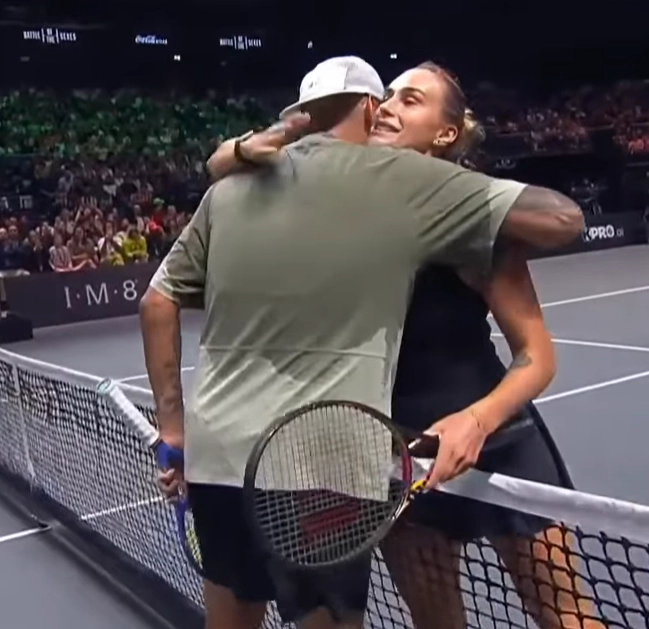Turneul demonstrativ Bătălia Sexelor nu a dezamăgit, chiar dacă a generat multe polemici. Aryna Sabalenka și Nick Kyrgios au făcut spectacol la Dubai - VIDEO