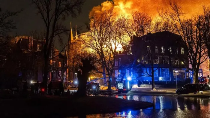 Tragedie în Amsterdam de Revelion: O biserică de 150 de ani a ars după ce focul a izbucnit în noaptea Anului Nou - VIDEO