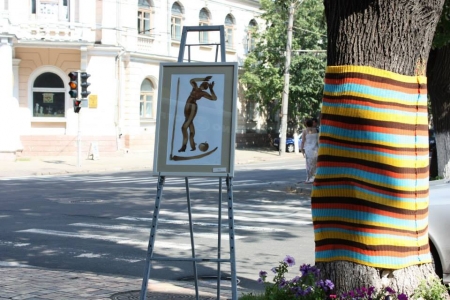 Provocare pentru Vasile Botnaru! Cate picturi a reusit sa faca la invitatia unui un coffee shop