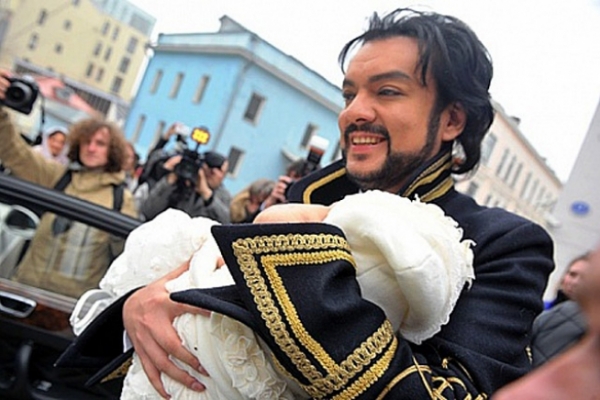 Filip Kirkorov are baiat mare: Martin a implinit un an si a primit cadou un "Porsche" "“ FOTO