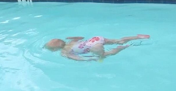 Fetita de un an care A ULUIT intreaga lume! Nu o sa-ti vina sa crezi de ce este in stare - VIDEO