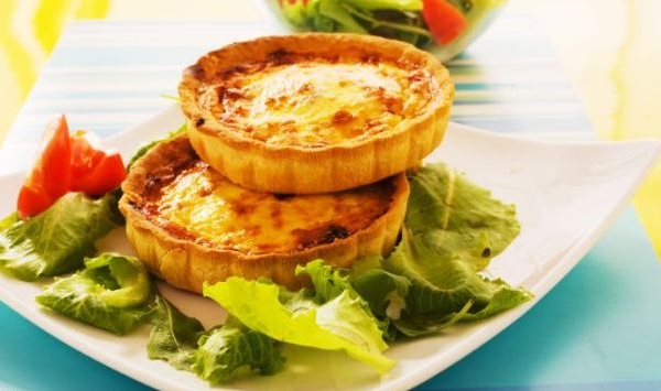 Deliciu frantuzesc: Mini quiche lorraine Deliciu frantuzesc: Mini quiche lorraine