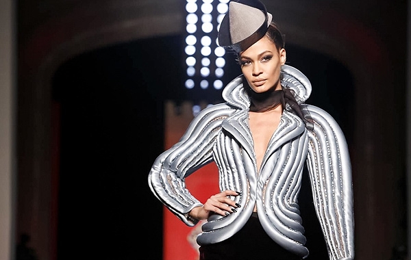 Kitsch teatral si influente art-deco! Jean Paul Gaultier haute couture toamna/iarna 2013-2014 Kitsch teatral si influente art-deco! Jean Paul Gaultier haute couture toamna/iarna 2013-2014