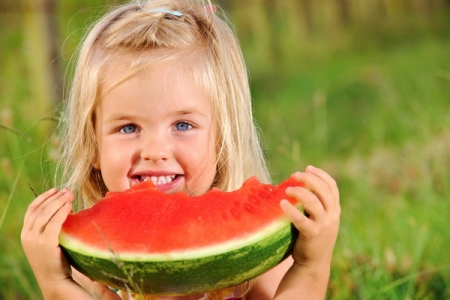Cele mai sanatoase fructe de vara pentru copii
Cele mai sanatoase fructe de vara pentru copii