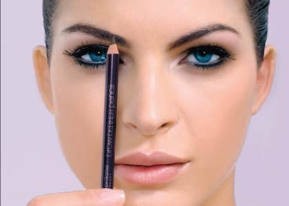 Tutorial video: Cum sa transformi niste sprancene urate in unele perfecte!
Tutorial video: Cum sa transformi niste sprancene urate in unele perfecte!