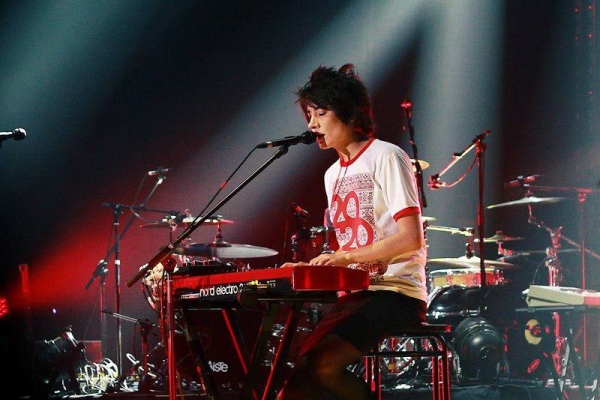 Cea mai tare rockerita din Rusia a cantat la Chisinau! Cum a incins Zemfira atmosfera - VIDEO